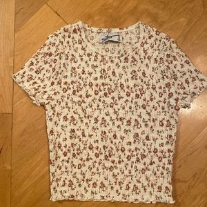 Hollister Floral crop top. Stretchy material